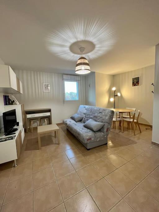 Superbe Appartement - Dabnb ลิมอจส์ ภายนอก รูปภาพ